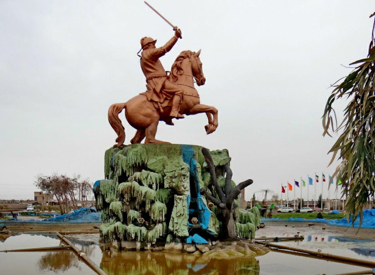 Statue of Yaaqub.jpg